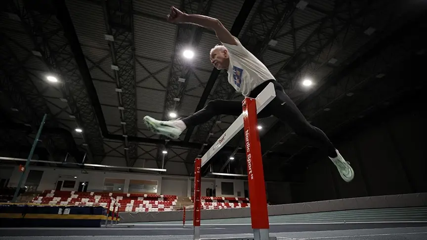 80 Yaşındaki Çocuk Doktoru Pistte Madalya Peşinde