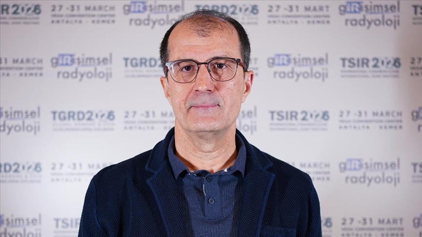 Uzman Uyardı: Tek Taraflı Ani Bacak Şişliği Toplardamar Pıhtısı Olabilir