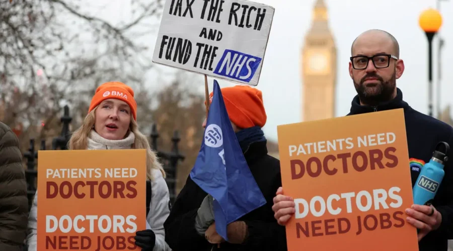 İngiltere’de Asistan Doktorlar 6 Günlük Greve Gitti: Günlük Maliyet 50 Milyon Sterlin