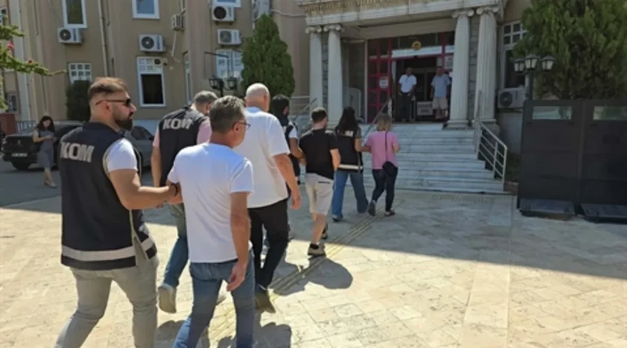 Didim’de Usulsüz Ameliyat Parası Skandalı: KBB Uzmanı ve Medikal Satıcı Tutuklandı