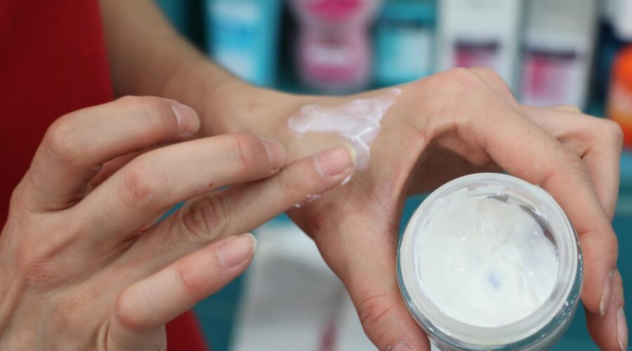 Uzman Uyardı: SPF 100 Değil 30 Yeterli, İnternetten Alınan Sahte Kremler Yoğun Bakıma Götürdü