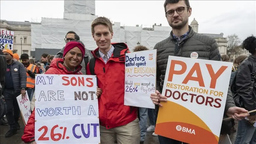 Maaş ve Çalışma Koşulları İsyanı: Avrupa’da Doktor Grevleri Dalgası Büyüyor