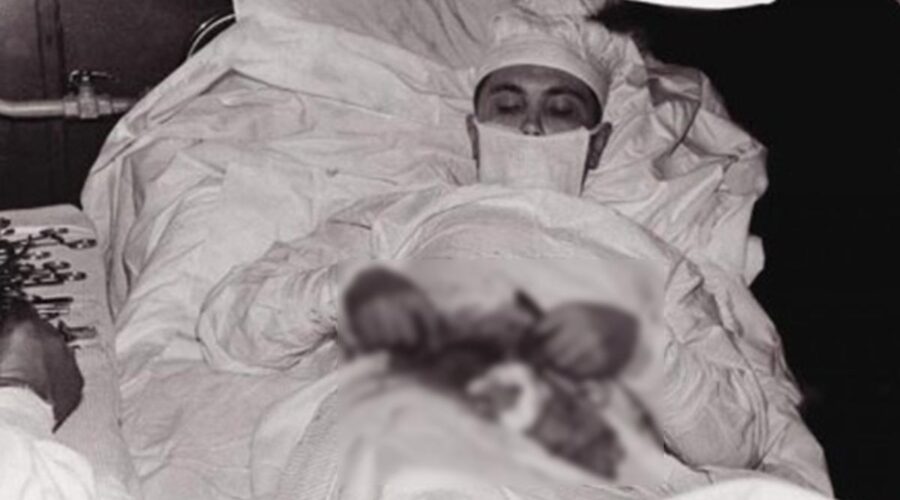 Antarktika’da Mahsur Kalan Sovyet Cerrah Kendi Apandisini Kendisi Ameliyat Etti